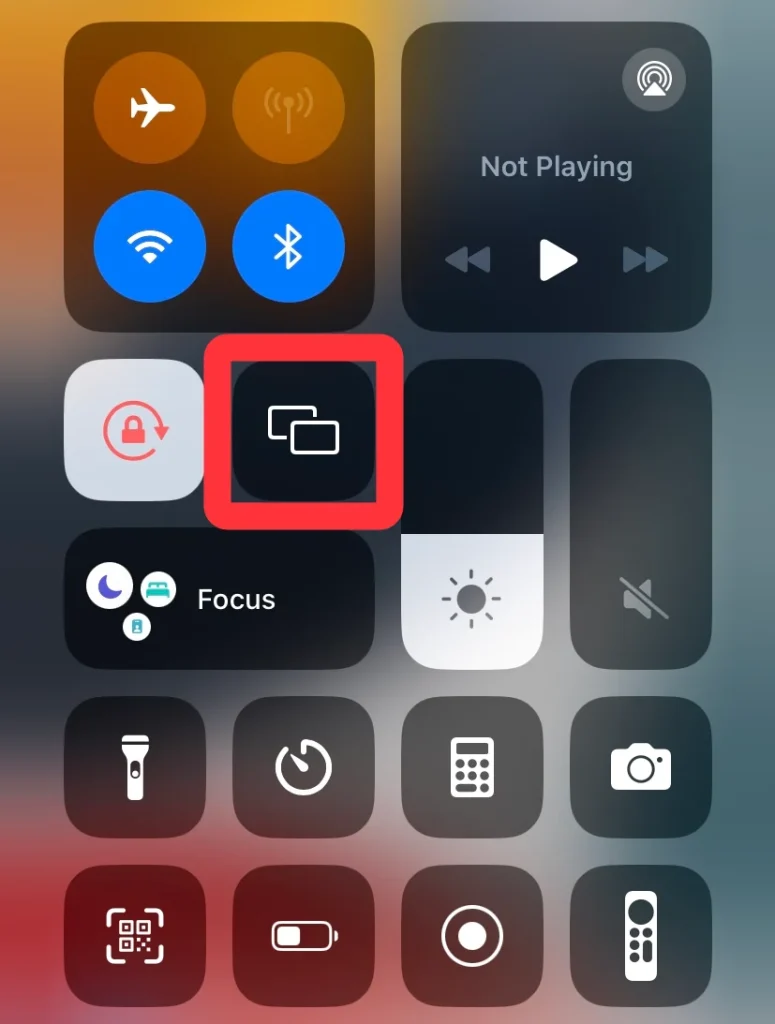 Screen mirroring feature on the control center